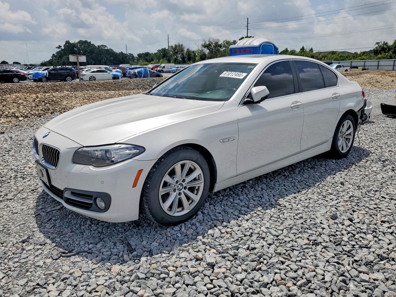 2015 BMW Seria 5 528i - zdjęcie główne