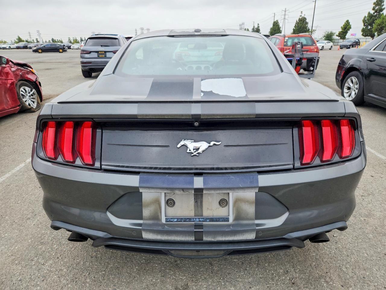 2020 Ford Mustang - zdjęcie 6