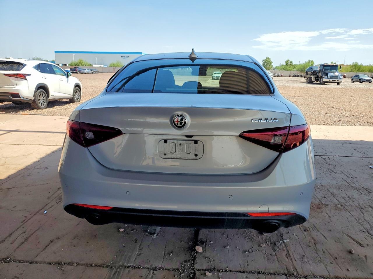 2022 Alfa Romeo Giulia - zdjęcie 6