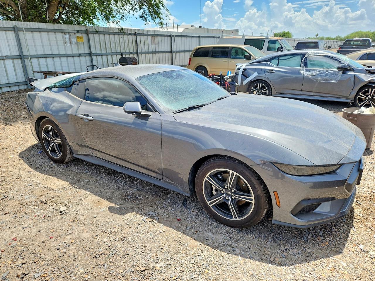 2025 Ford Mustang - zdjęcie 4