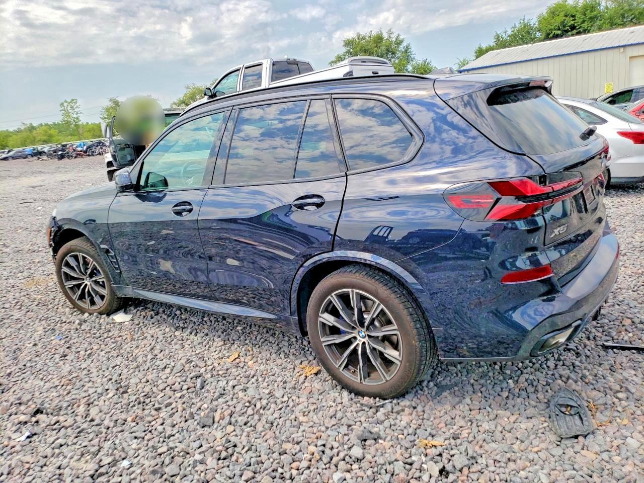 2025 BMW X5 xDrive40I - zdjęcie 2