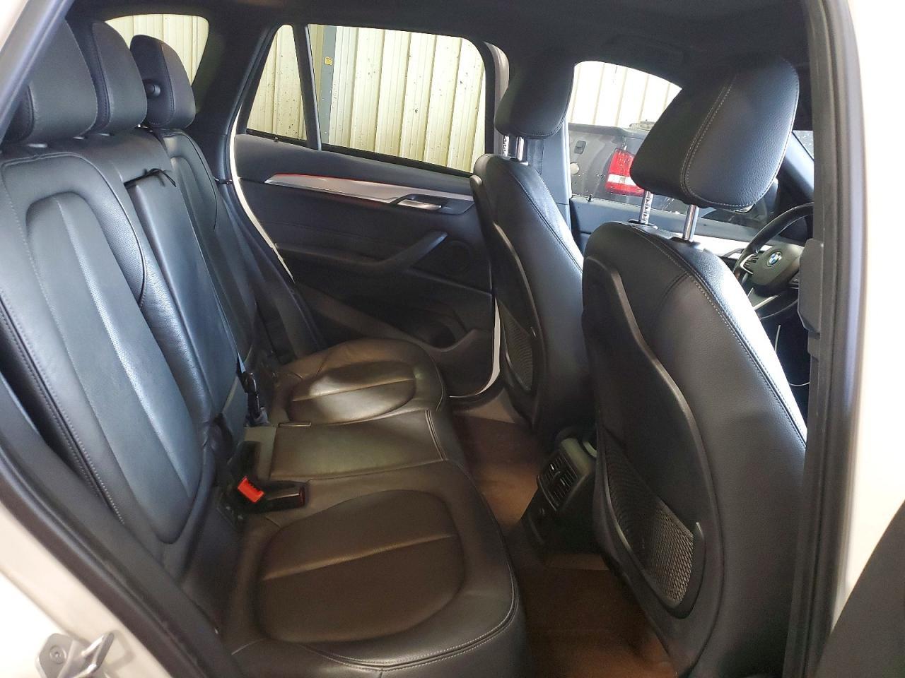 2016 BMW X1 xDrive28I - zdjęcie 10