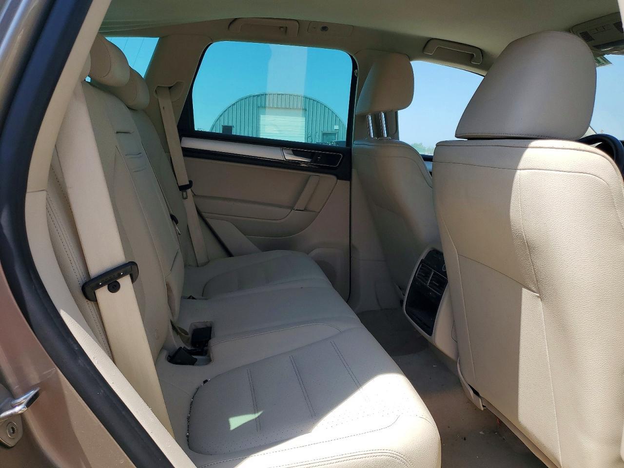 2016 Volkswagen Touareg Sport - zdjęcie 10