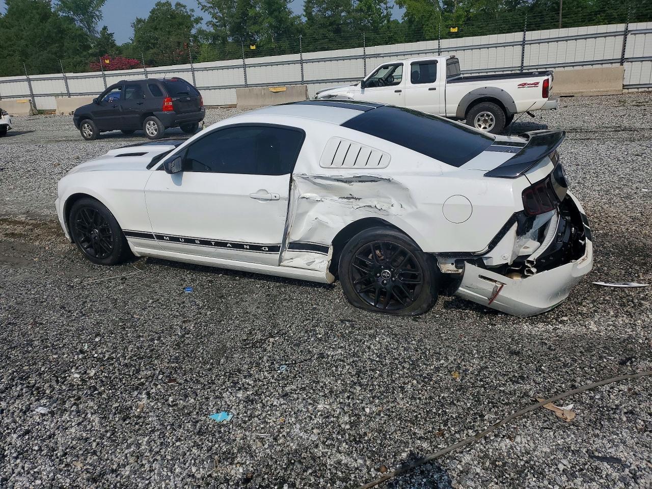2014 Ford Mustang - zdjęcie 2