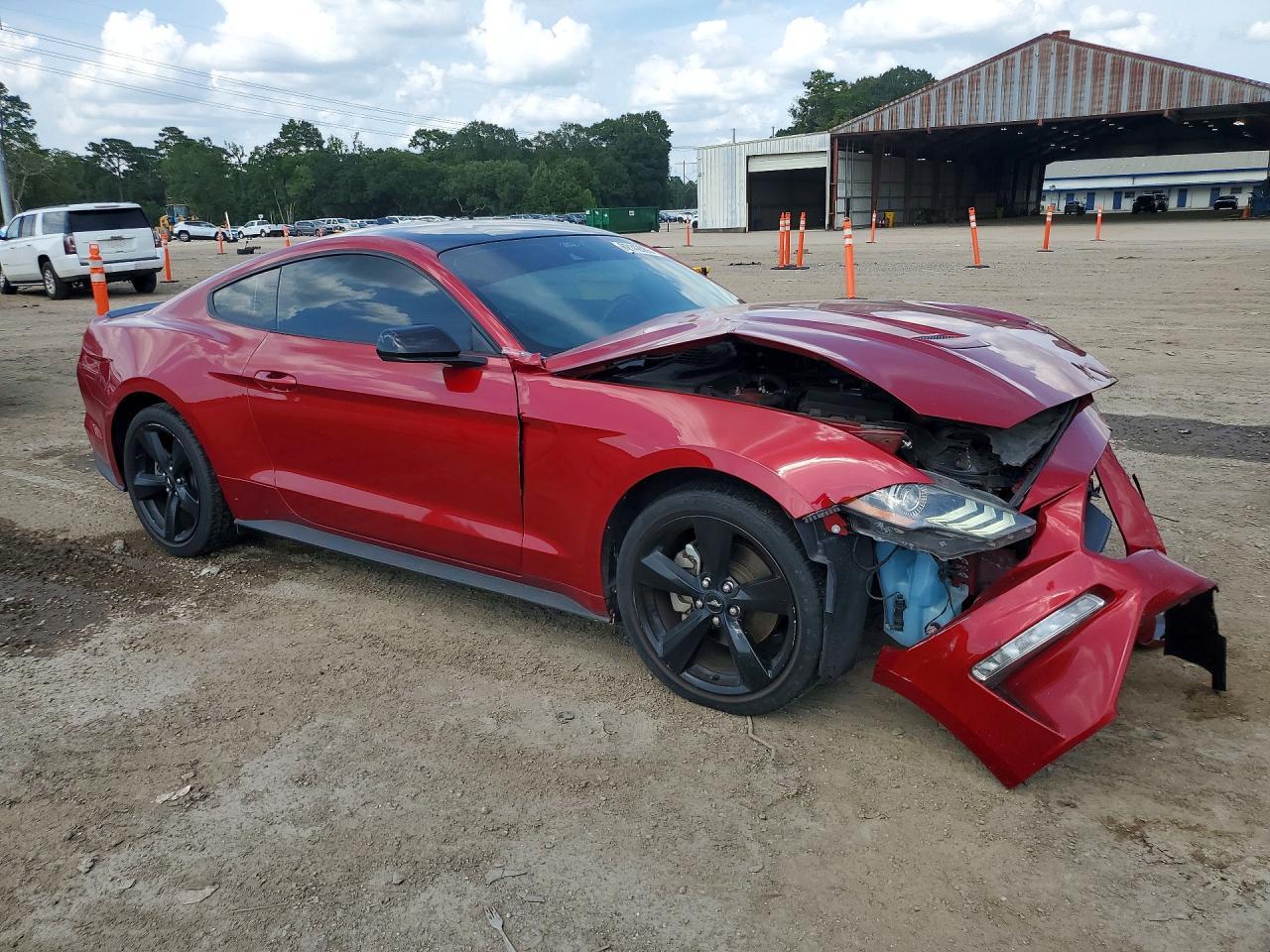 2021 Ford Mustang - zdjęcie 4