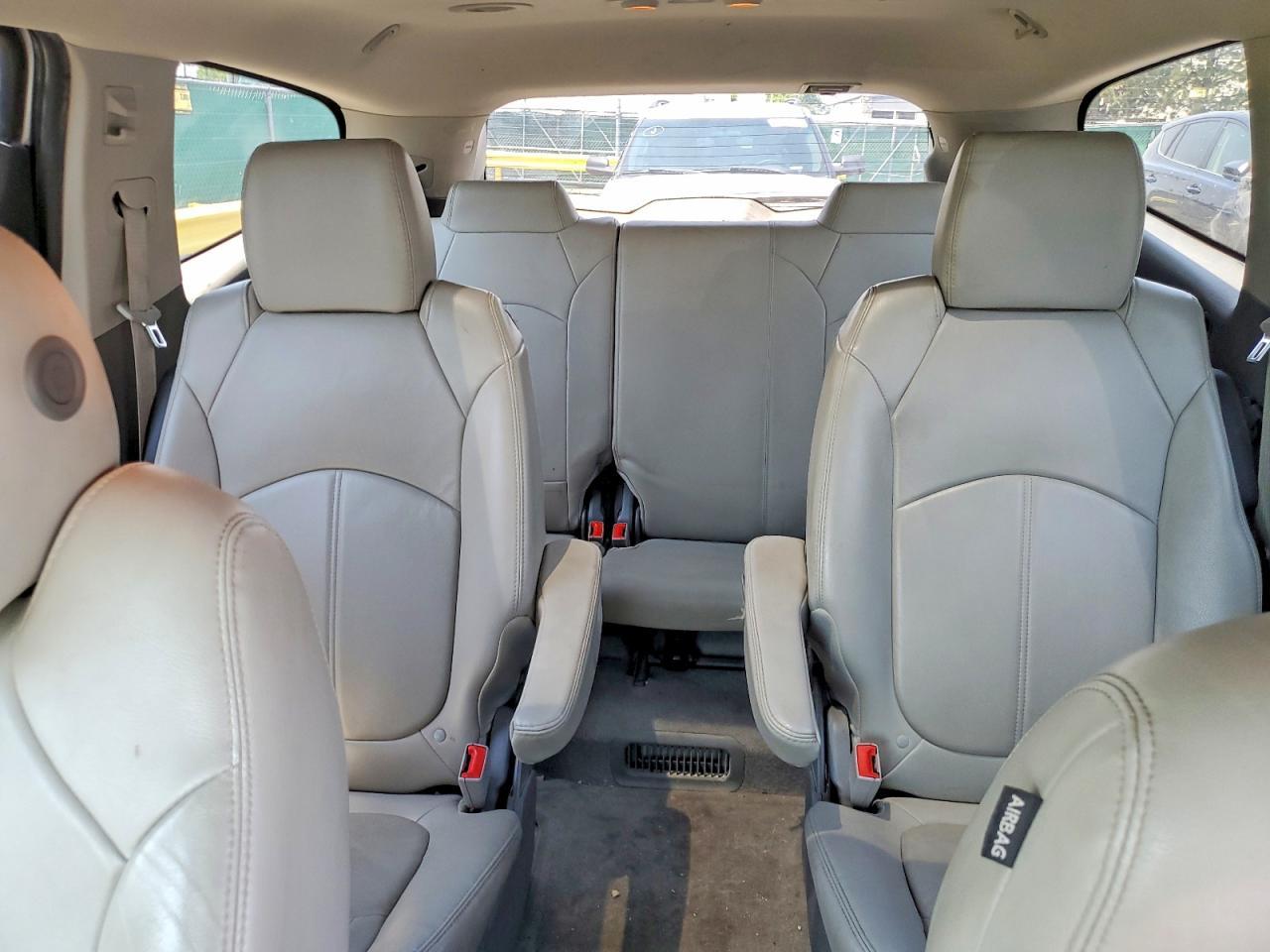 2016 Chevrolet Traverse Lt - zdjęcie 10