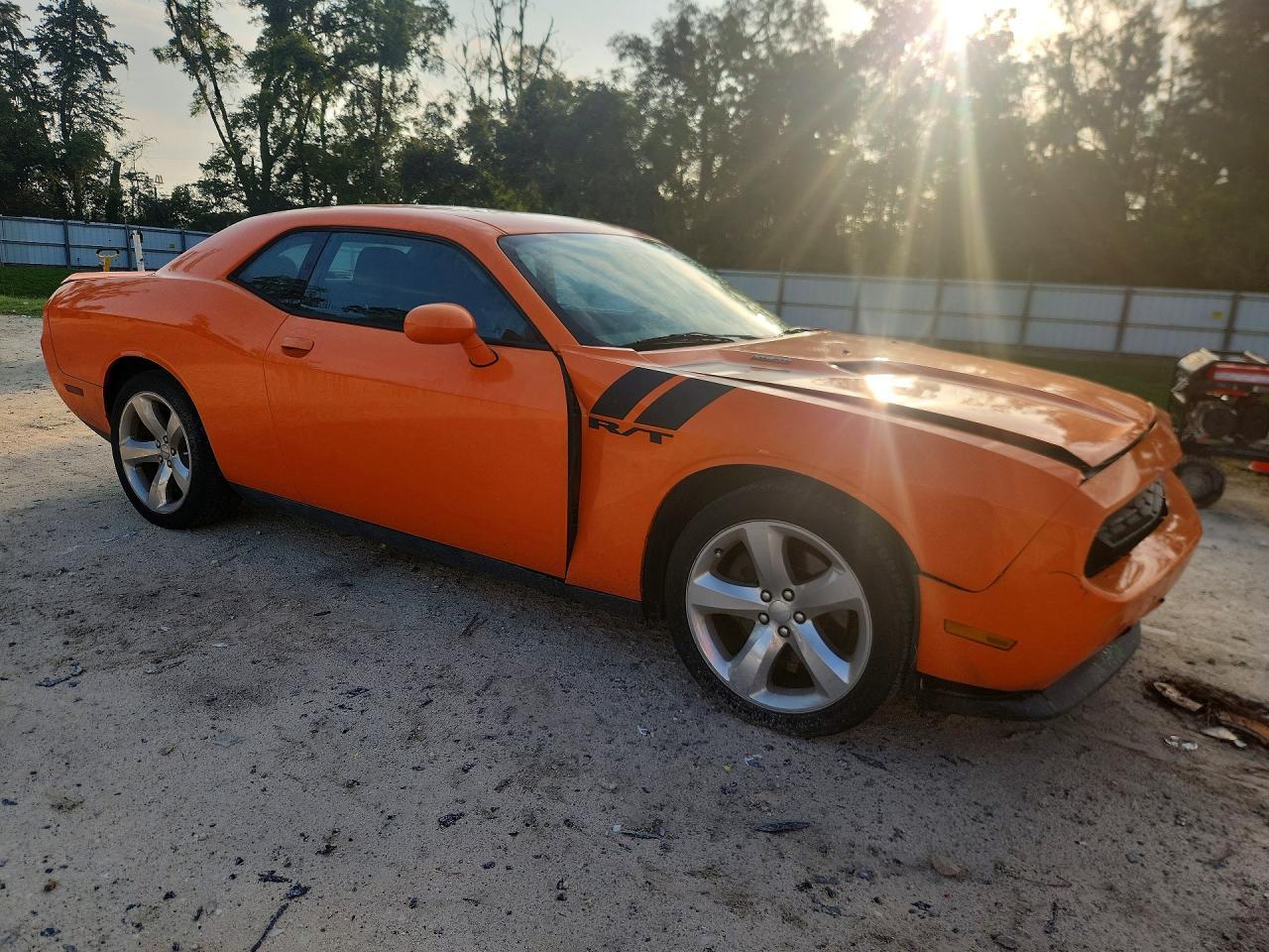 2014 Dodge Challenger R/T - zdjęcie 4