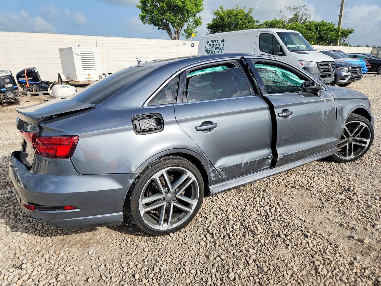 2018 Audi A3 Premium Plus - zdjęcie 3