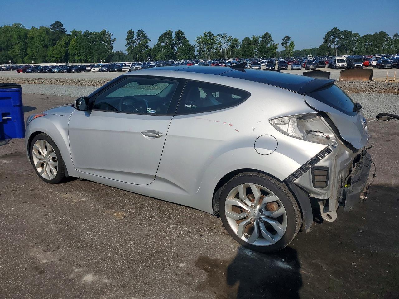 2013 Hyundai Veloster Base - zdjęcie 2