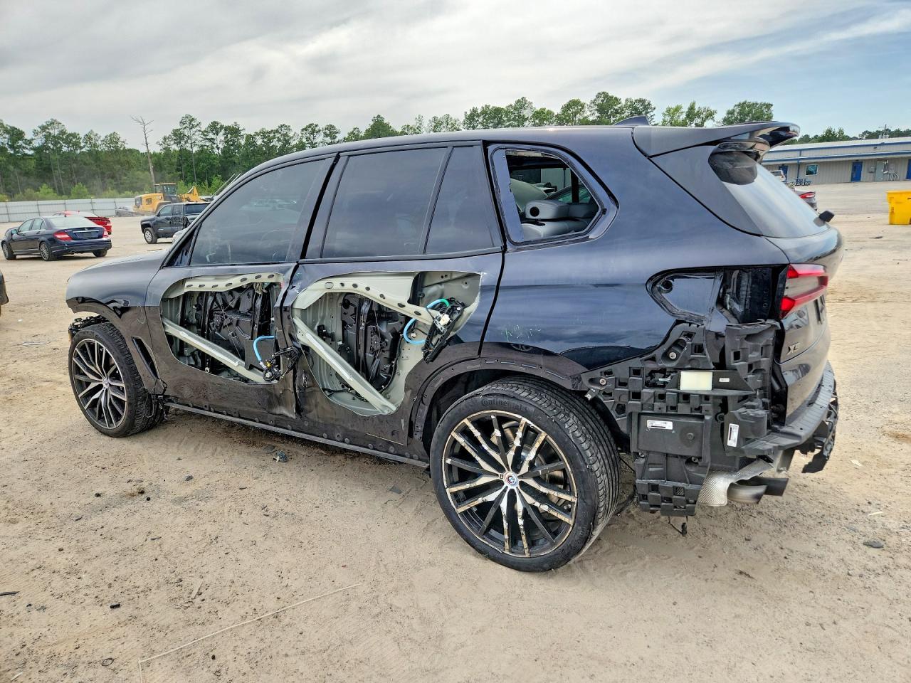 2023 BMW X5 M50I - zdjęcie 2