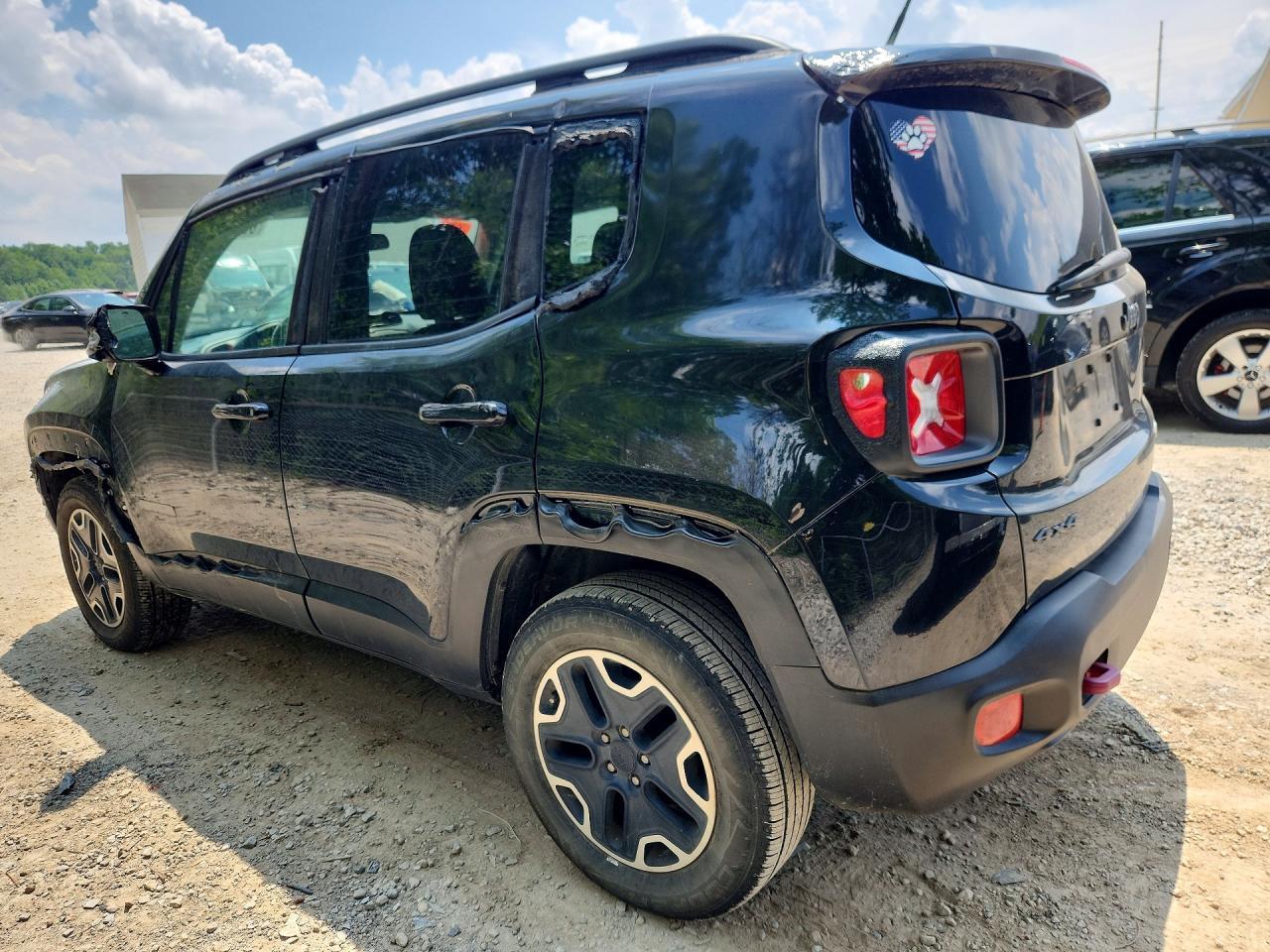 2017 Jeep Renegade Trailhawk - zdjęcie 2