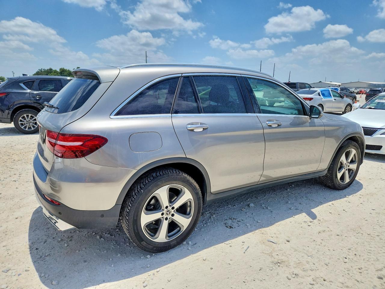 2019 Mercedes-Benz Glc 300 - zdjęcie 3