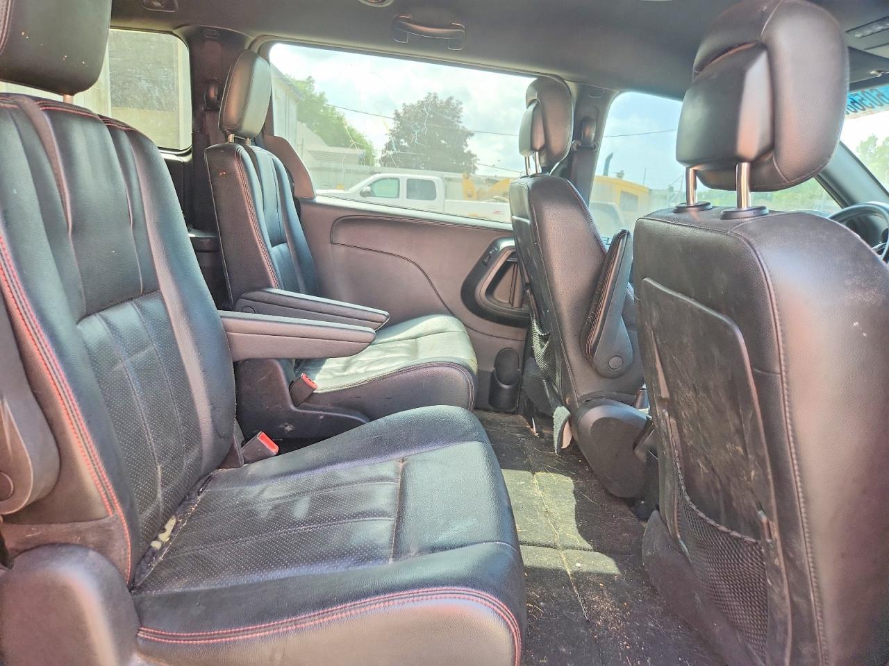2016 Dodge Grand Caravan R/T - zdjęcie 11