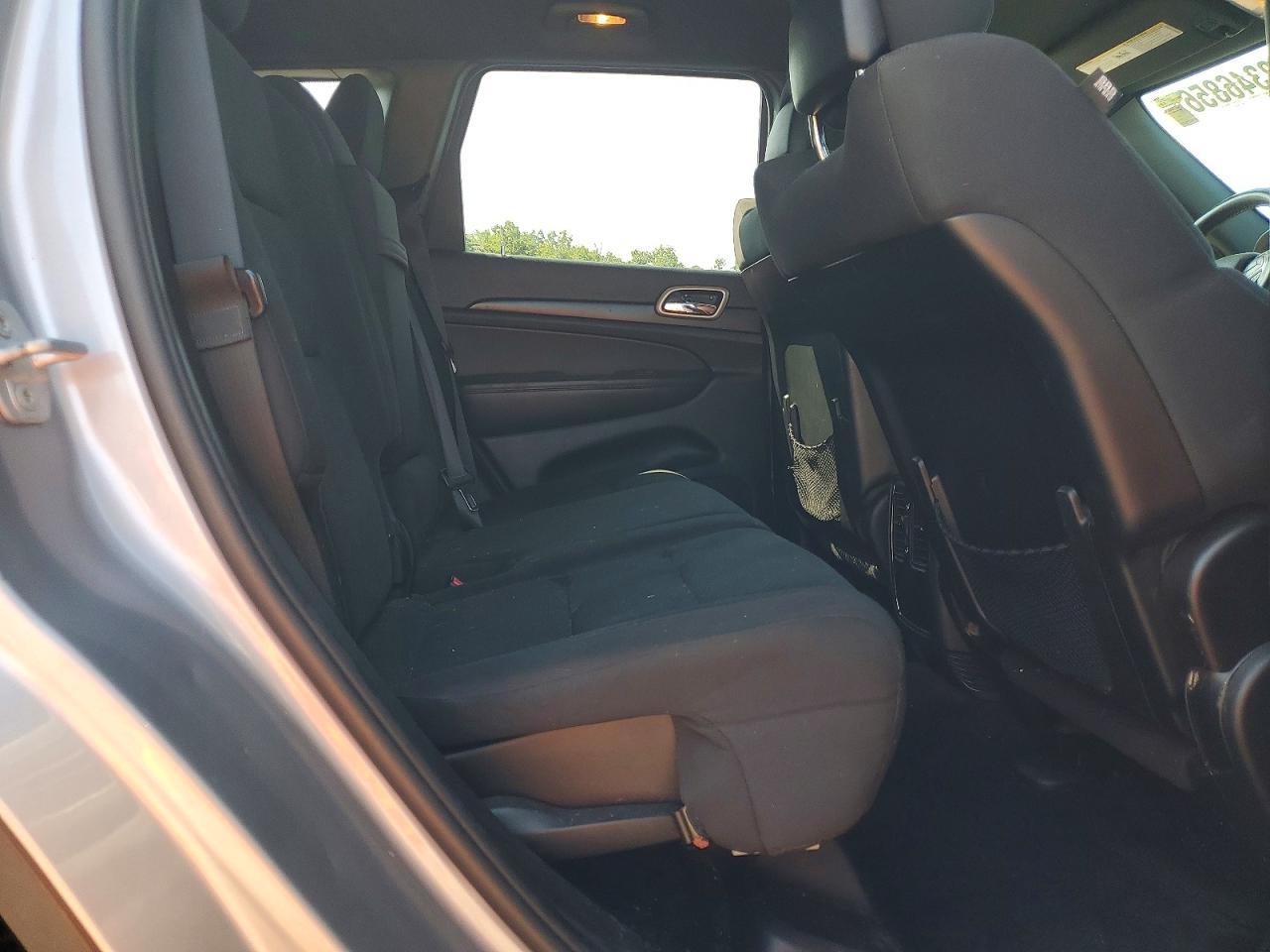 2014 Jeep Grand Cherokee Laredo - zdjęcie 11