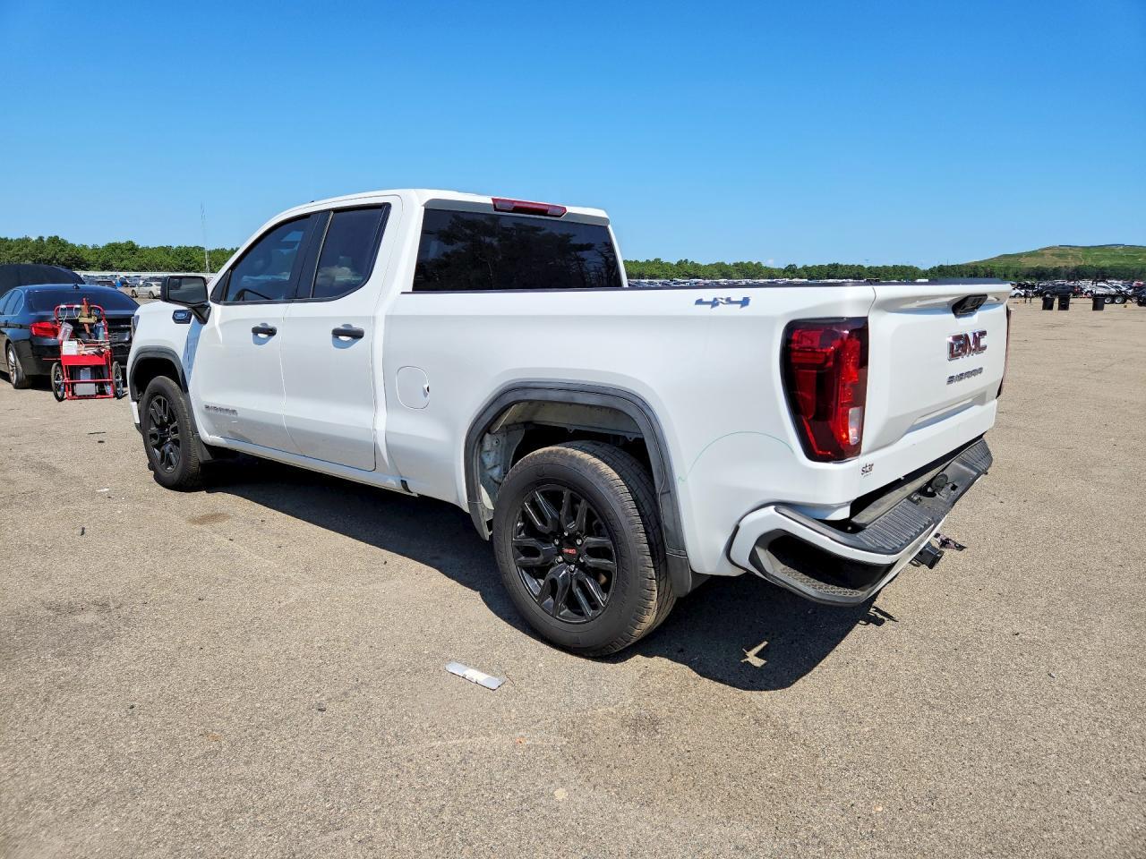 2025 GMC Sierra K1500 - zdjęcie 2