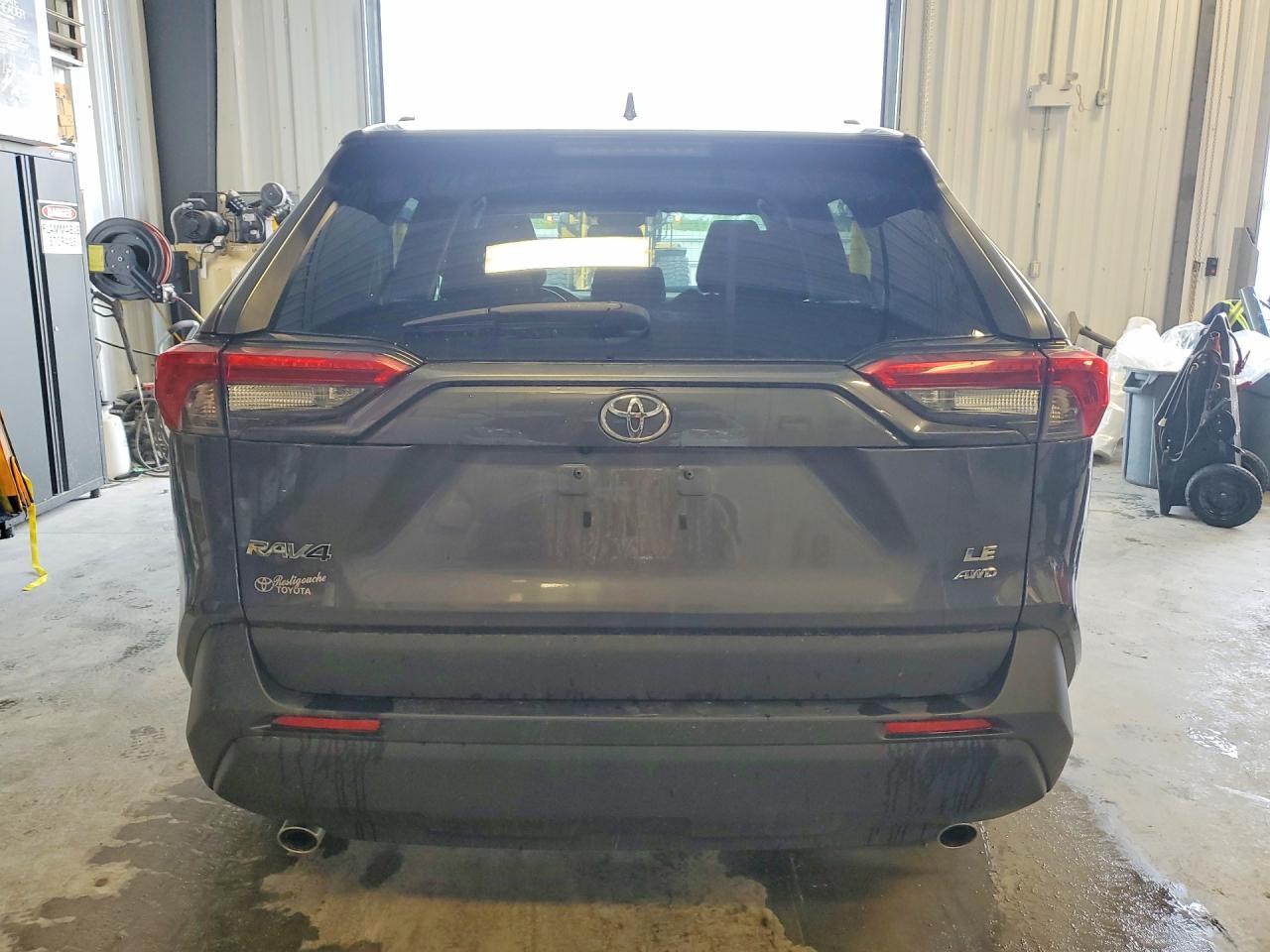 2020 Toyota Rav4 Le - zdjęcie 6