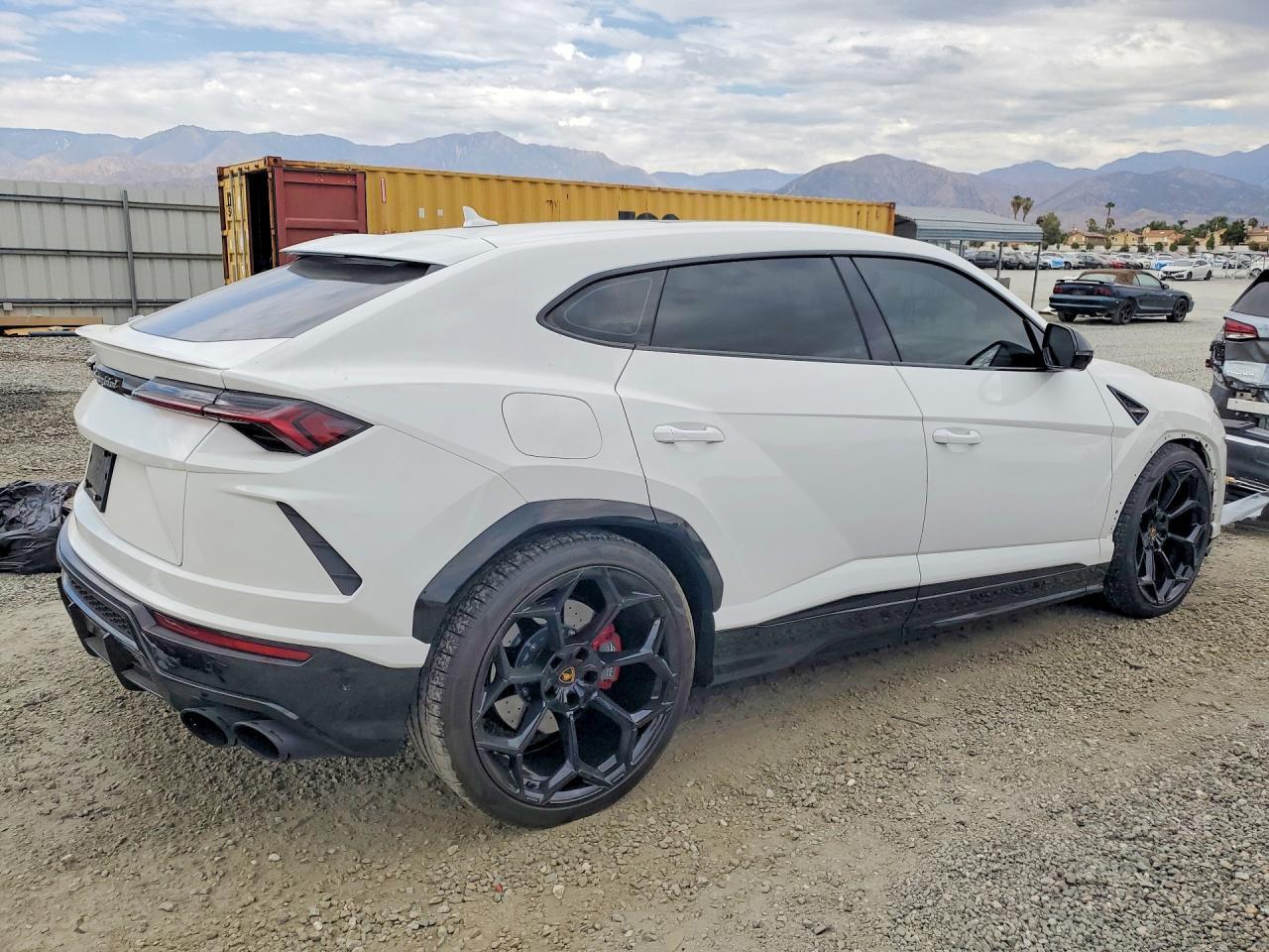 2022 Lamborghini Urus - zdjęcie 3