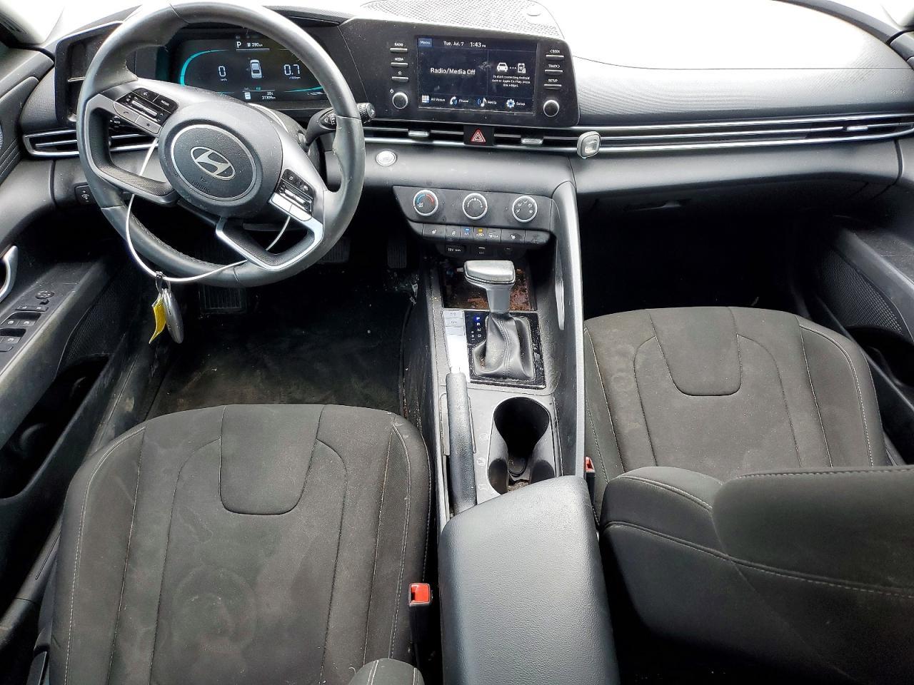 2025 Hyundai Elantra Sel Sport - zdjęcie 8