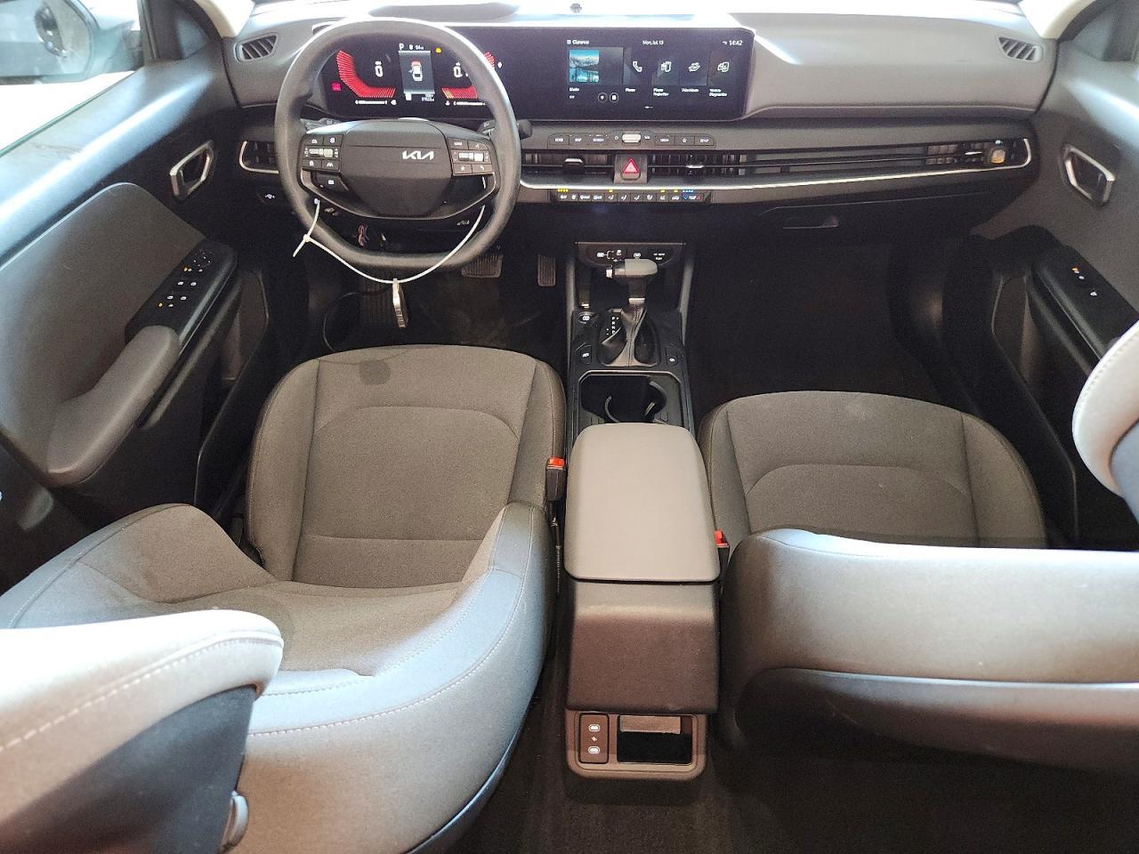 2025 Kia K4 Lxs - zdjęcie 8