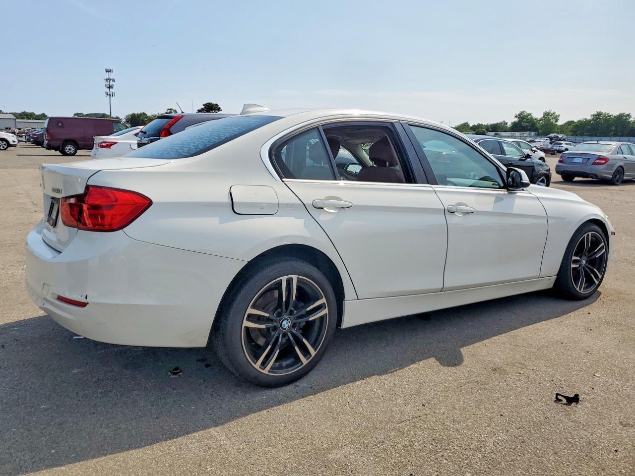 2013 BMW Seria 3 328i - zdjęcie 3