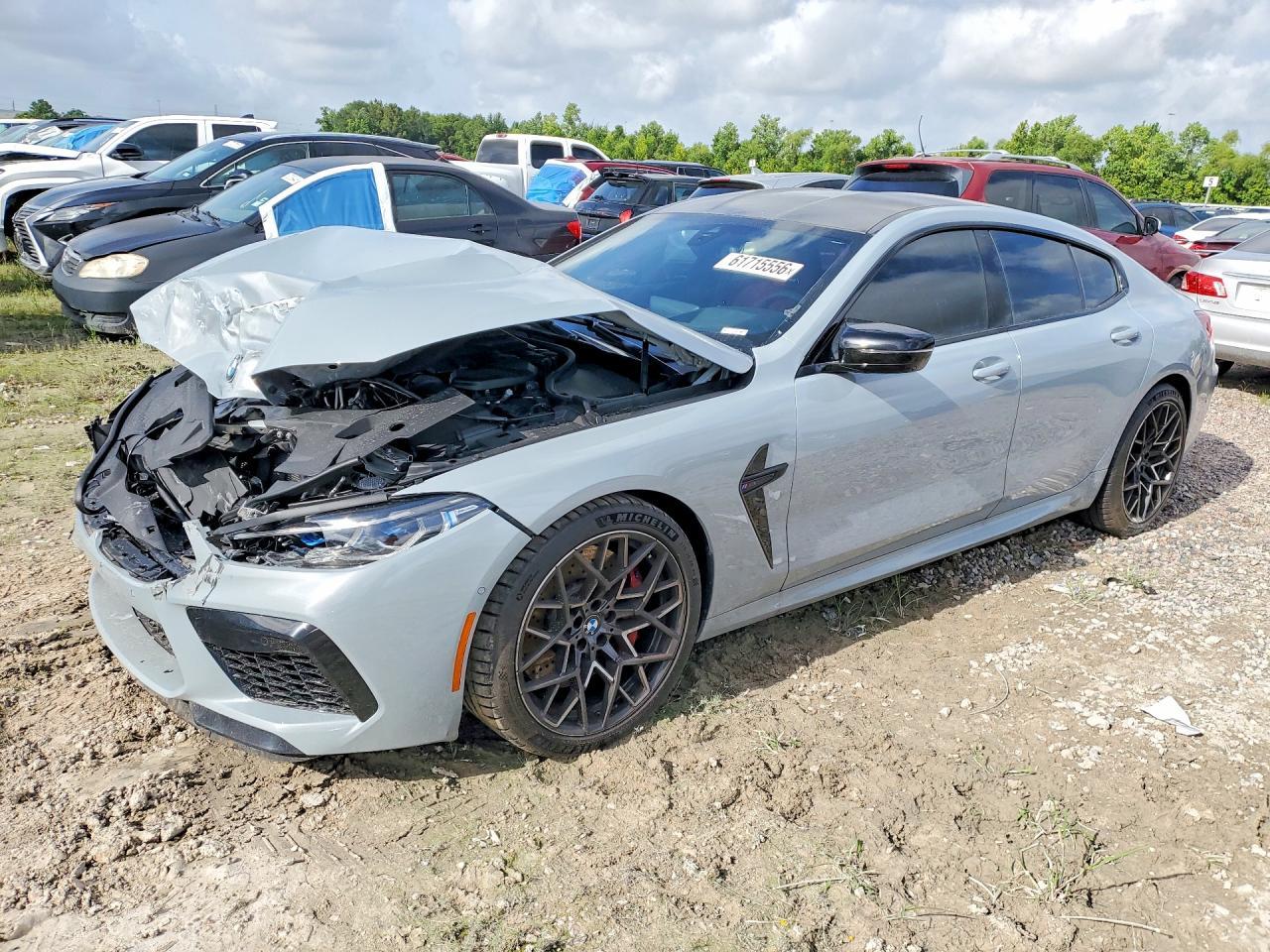 2025 BMW M8 - zdjęcie główne