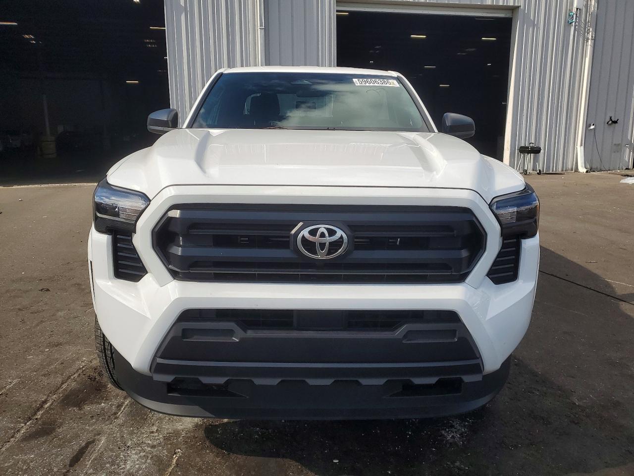 2026 Toyota Tacoma Sr - zdjęcie 5