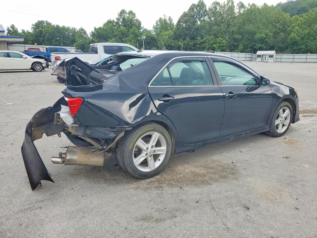2014 Toyota Camry Se - zdjęcie 3