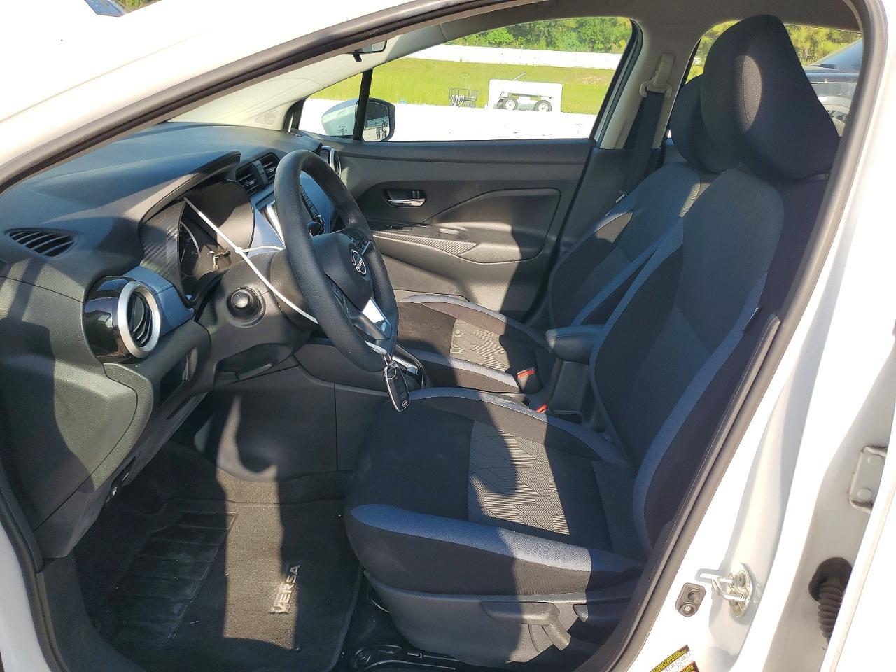 2024 Nissan Versa Sv - zdjęcie 7