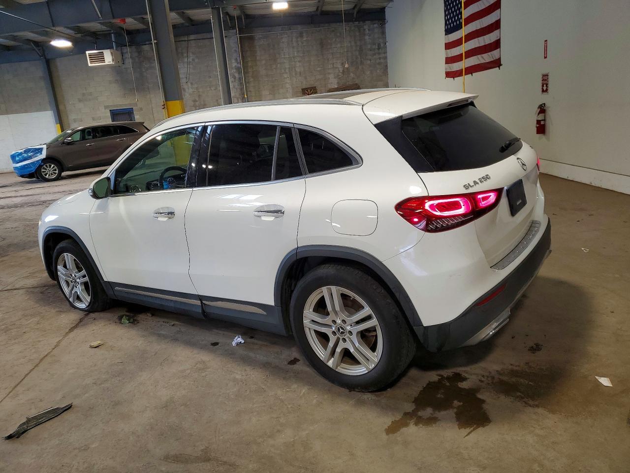 2021 Mercedes-Benz Gla 250 4Matic - zdjęcie 2