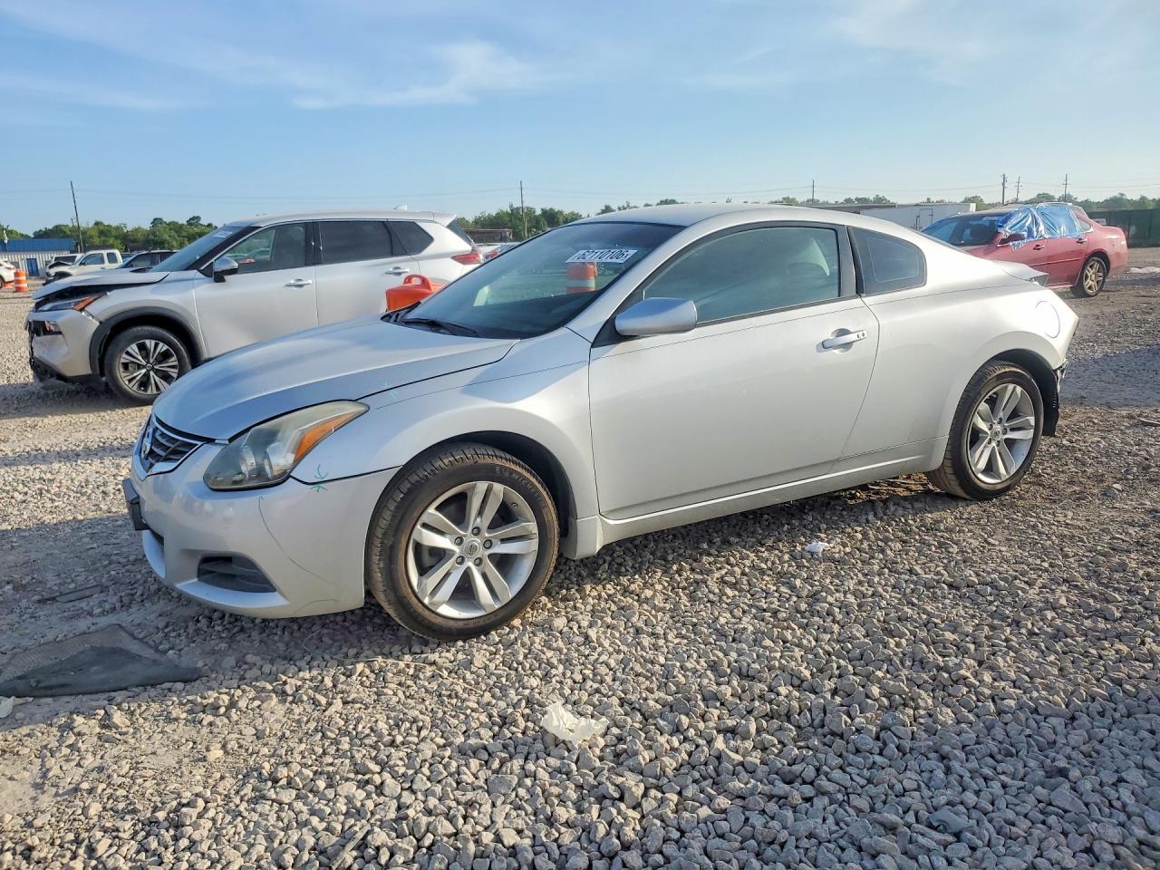 2013 Nissan Altima S - zdjęcie główne