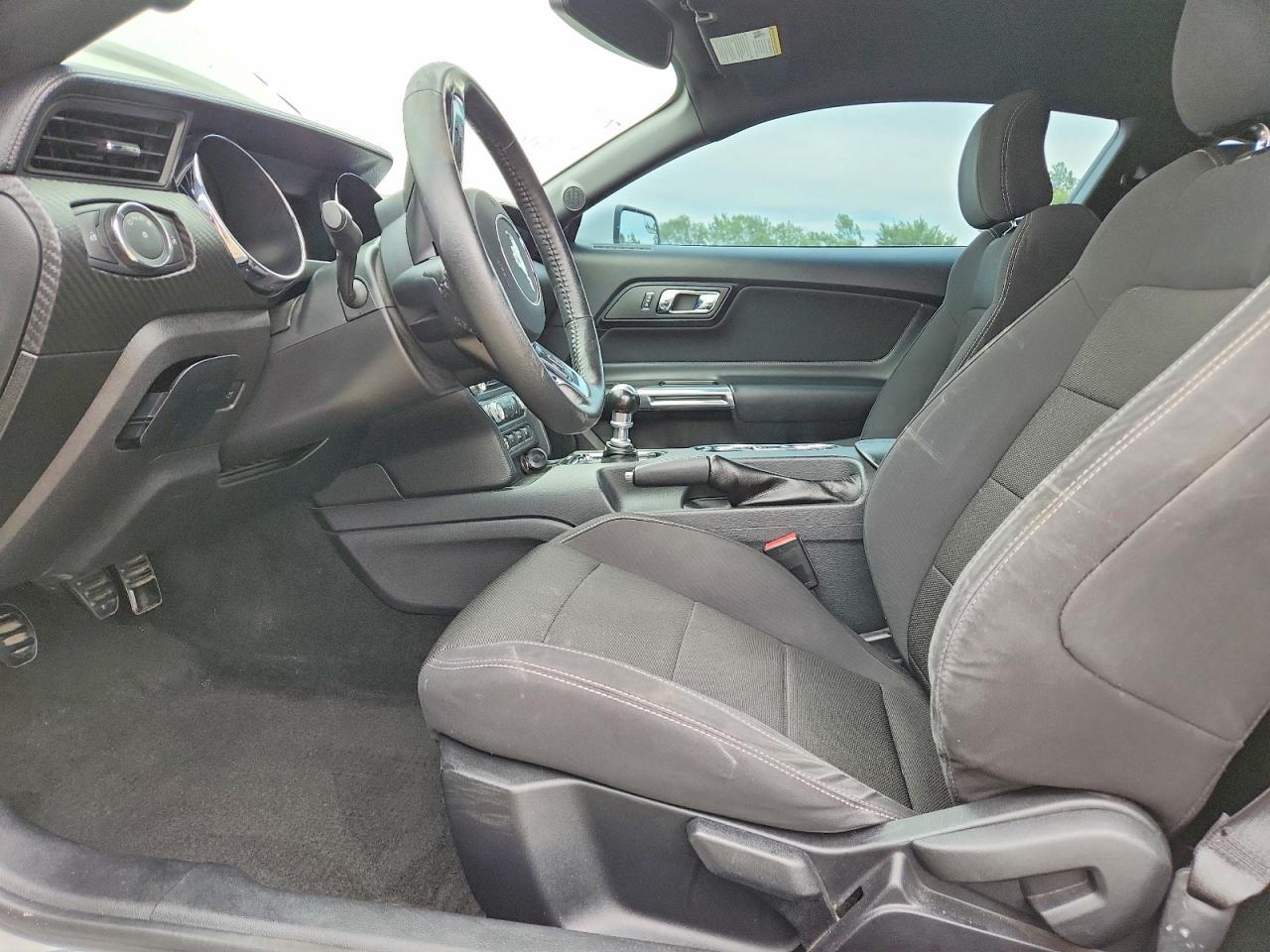 2017 Ford Mustang - zdjęcie 7