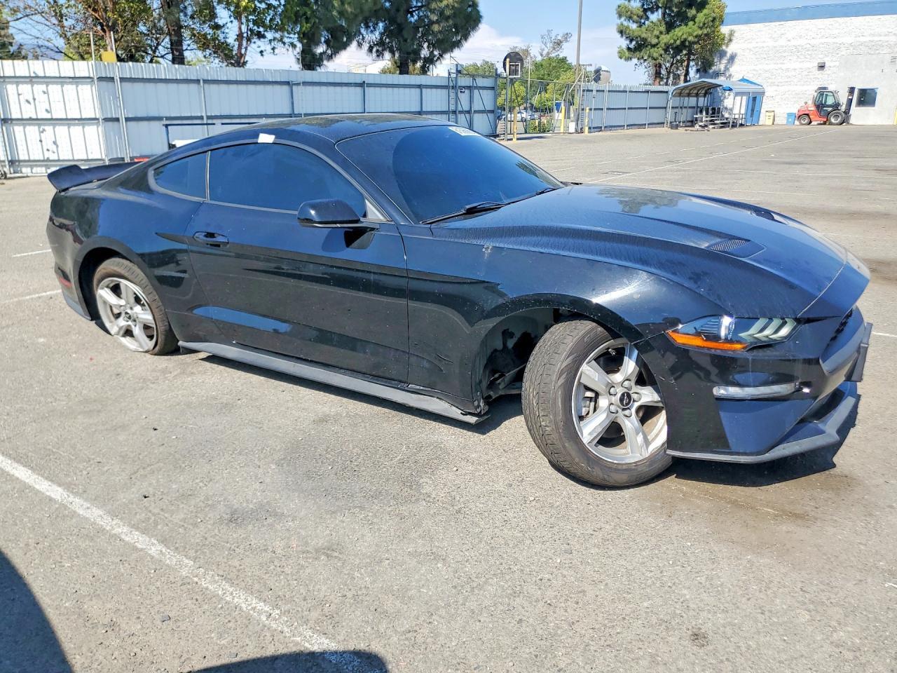 2018 Ford Mustang - zdjęcie 4
