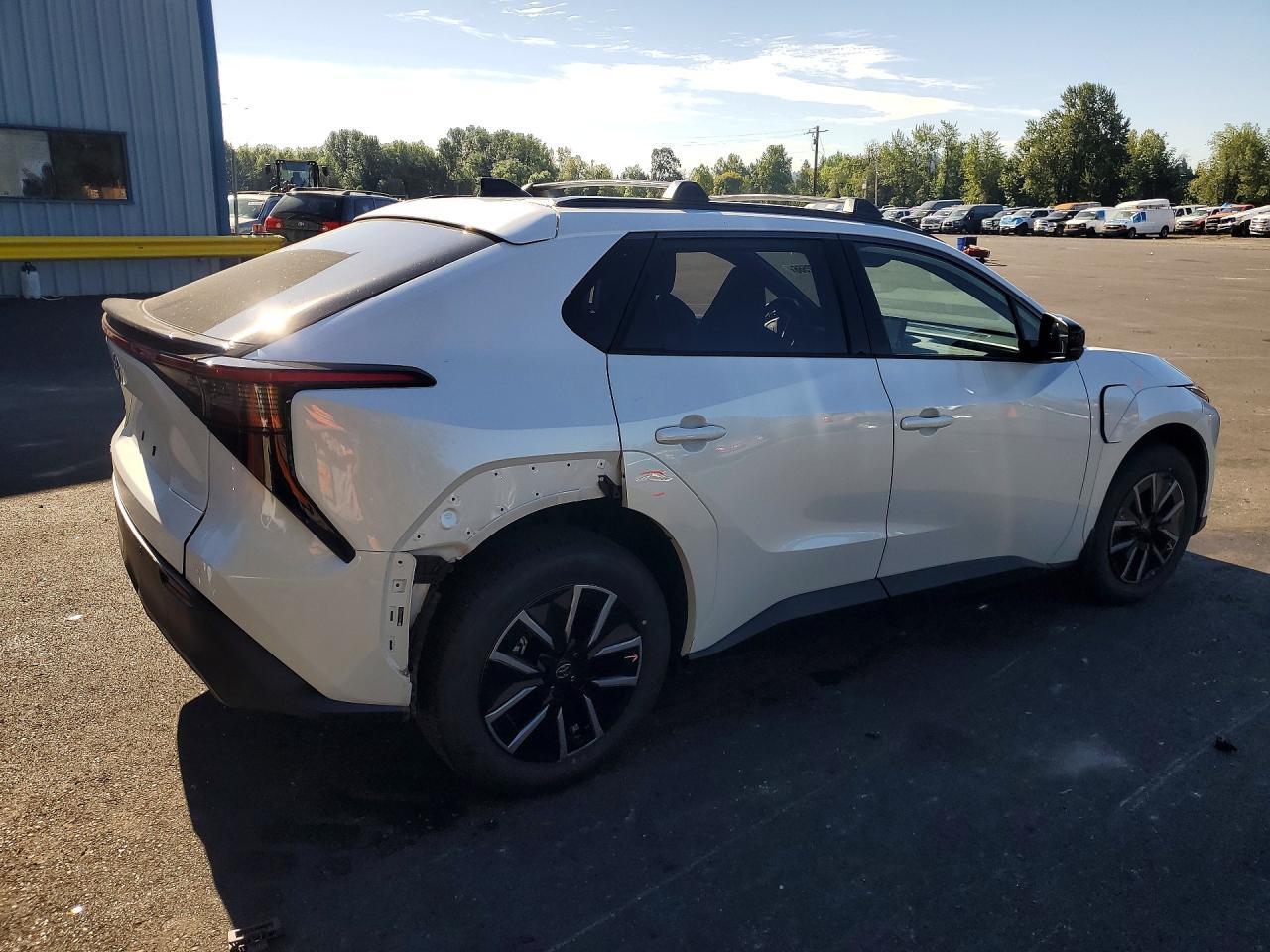 2026 Toyota Bz Xle Plus - zdjęcie 3