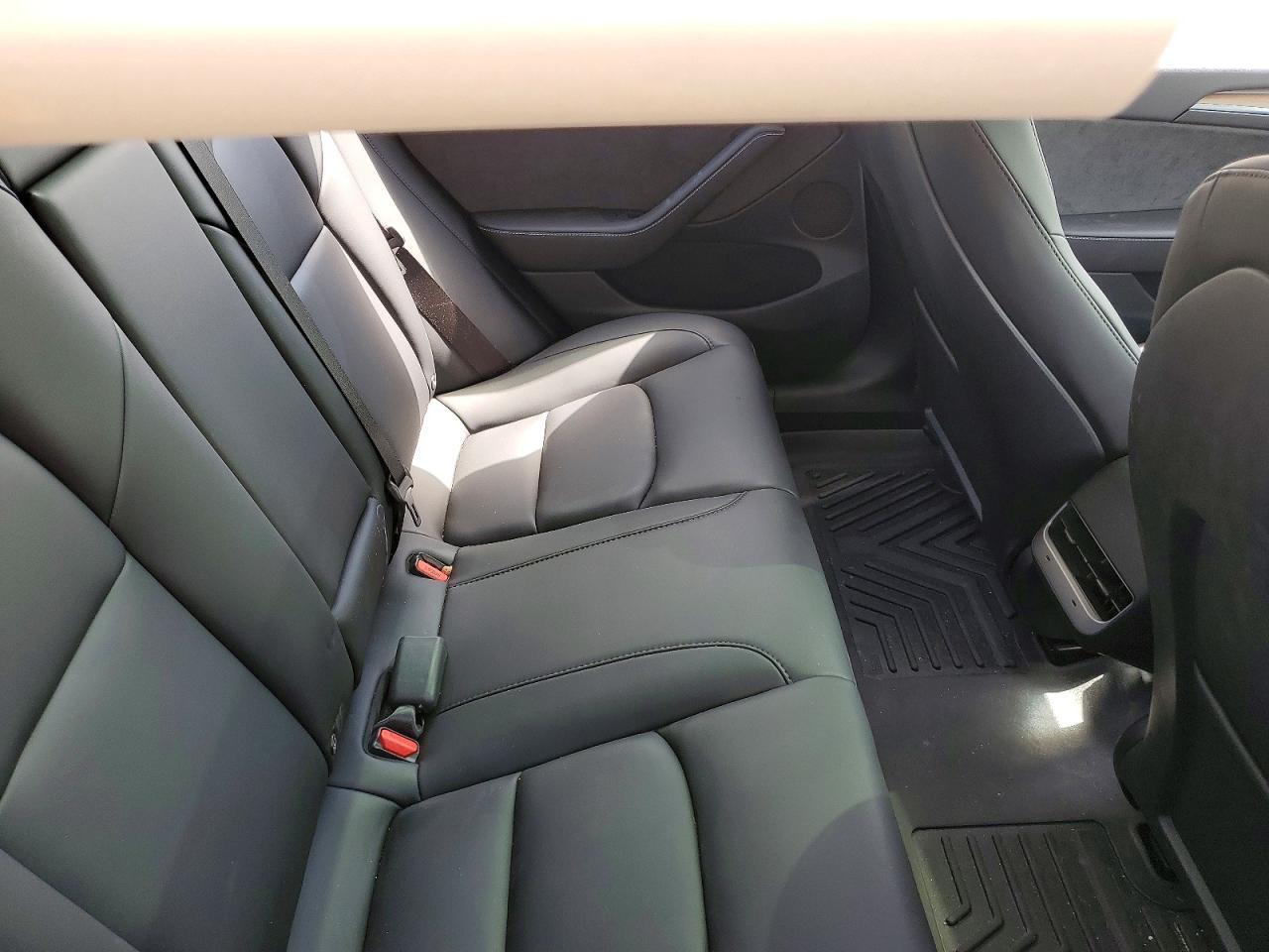 2023 Tesla Model 3 - zdjęcie 10