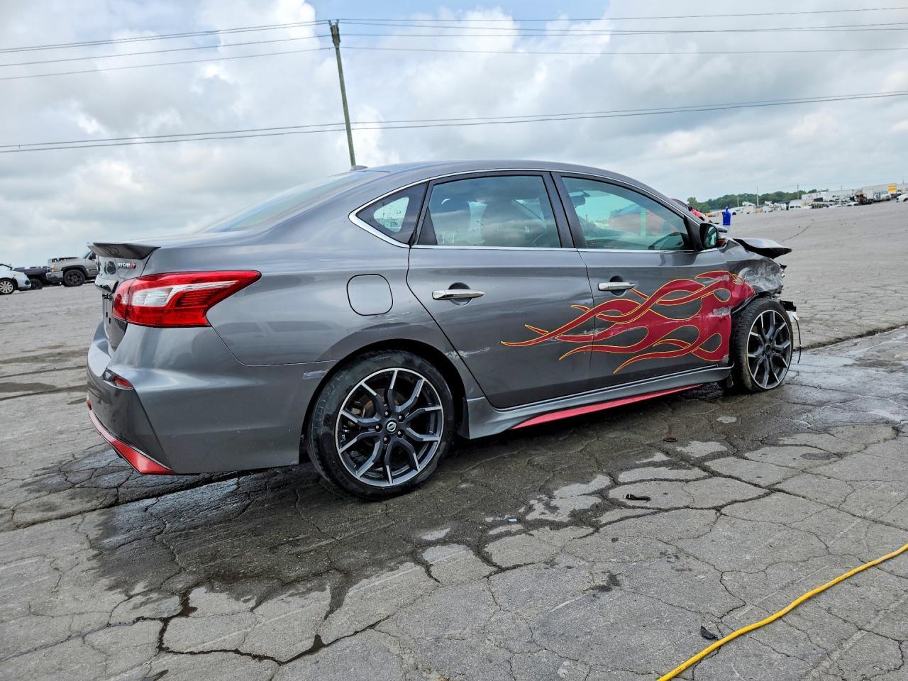 2017 Nissan Sentra Nismo - zdjęcie 3