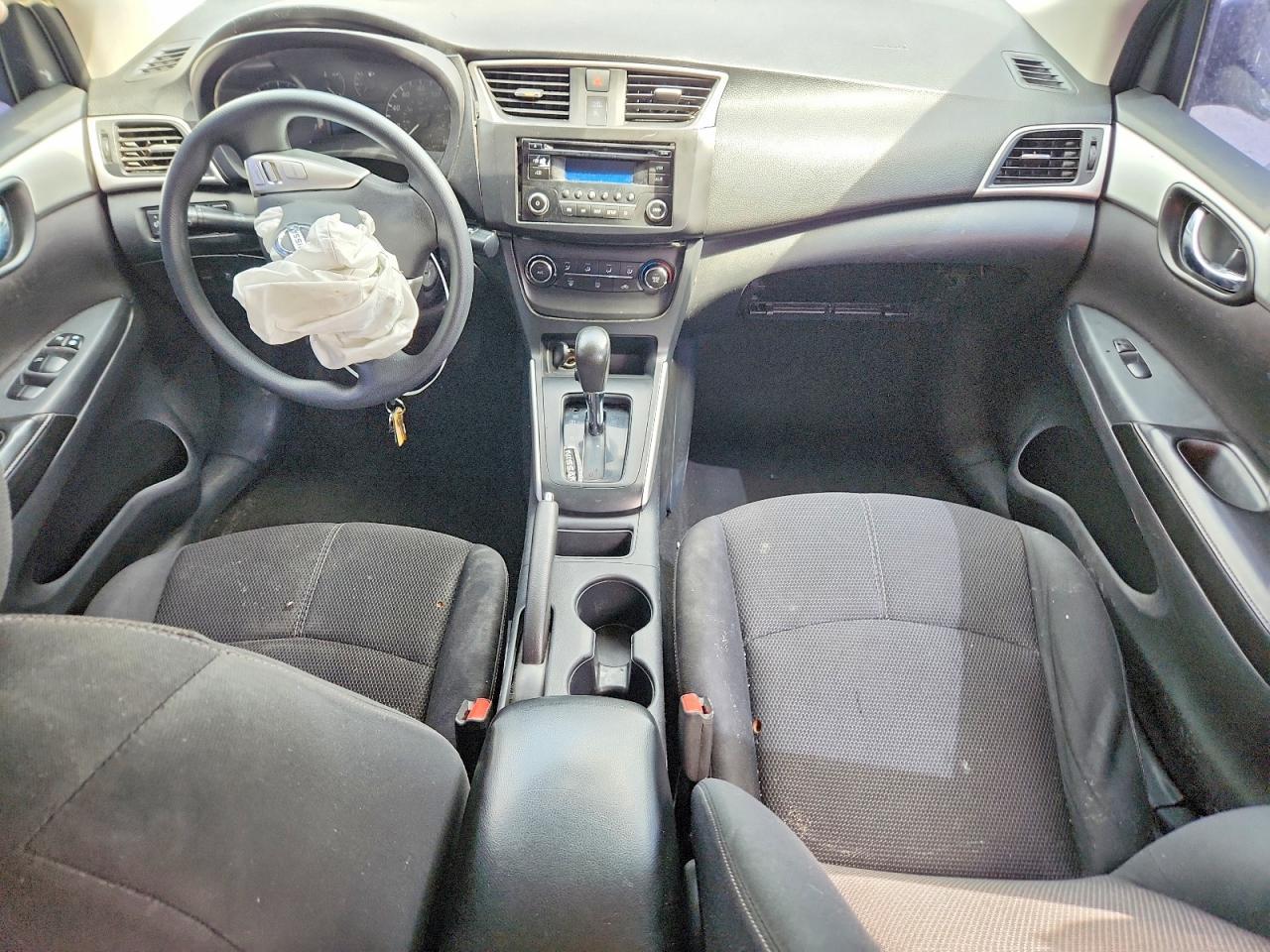 2017 Nissan Sentra S - zdjęcie 8