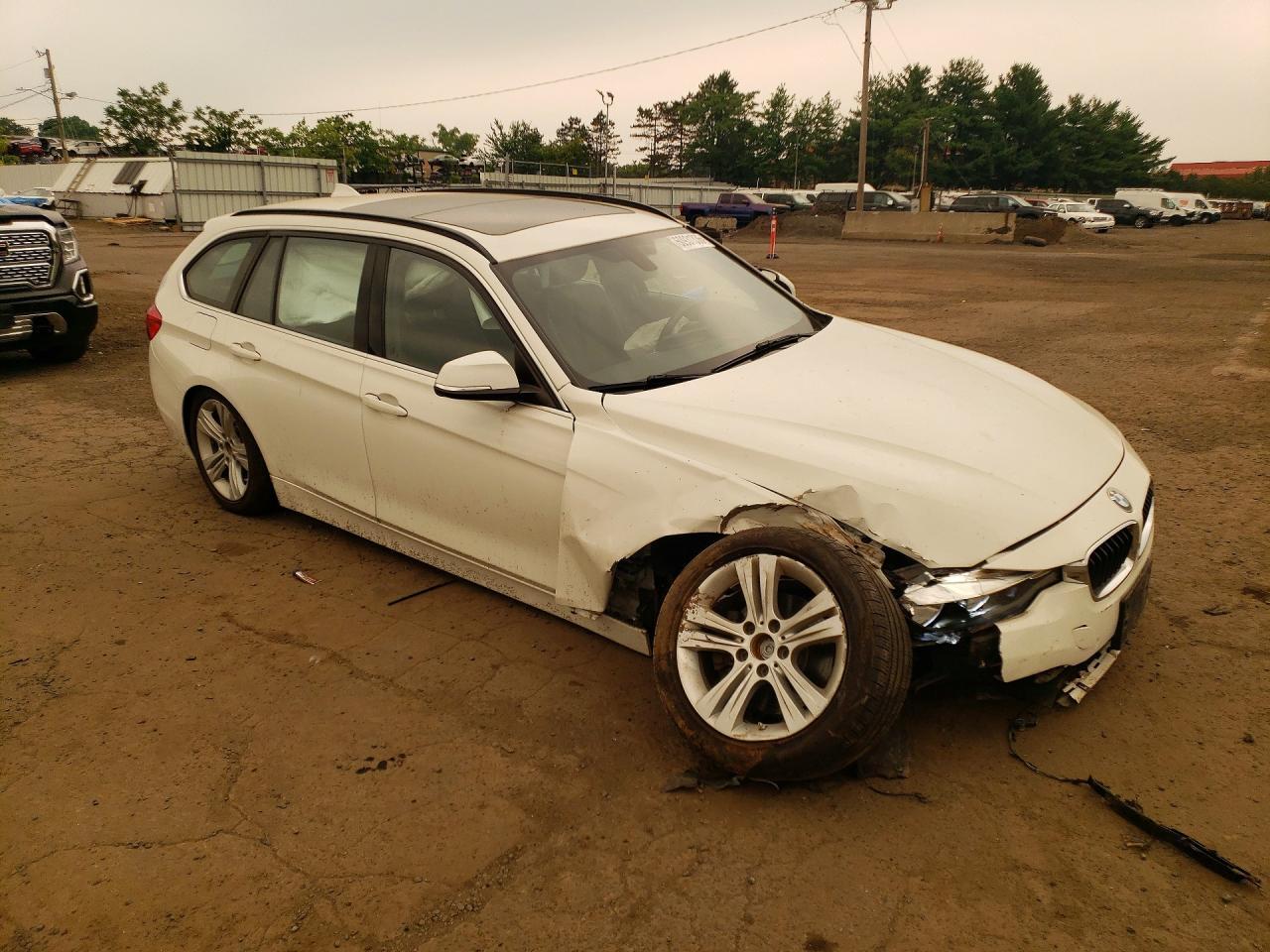 2017 BMW 330 Xi - zdjęcie 4