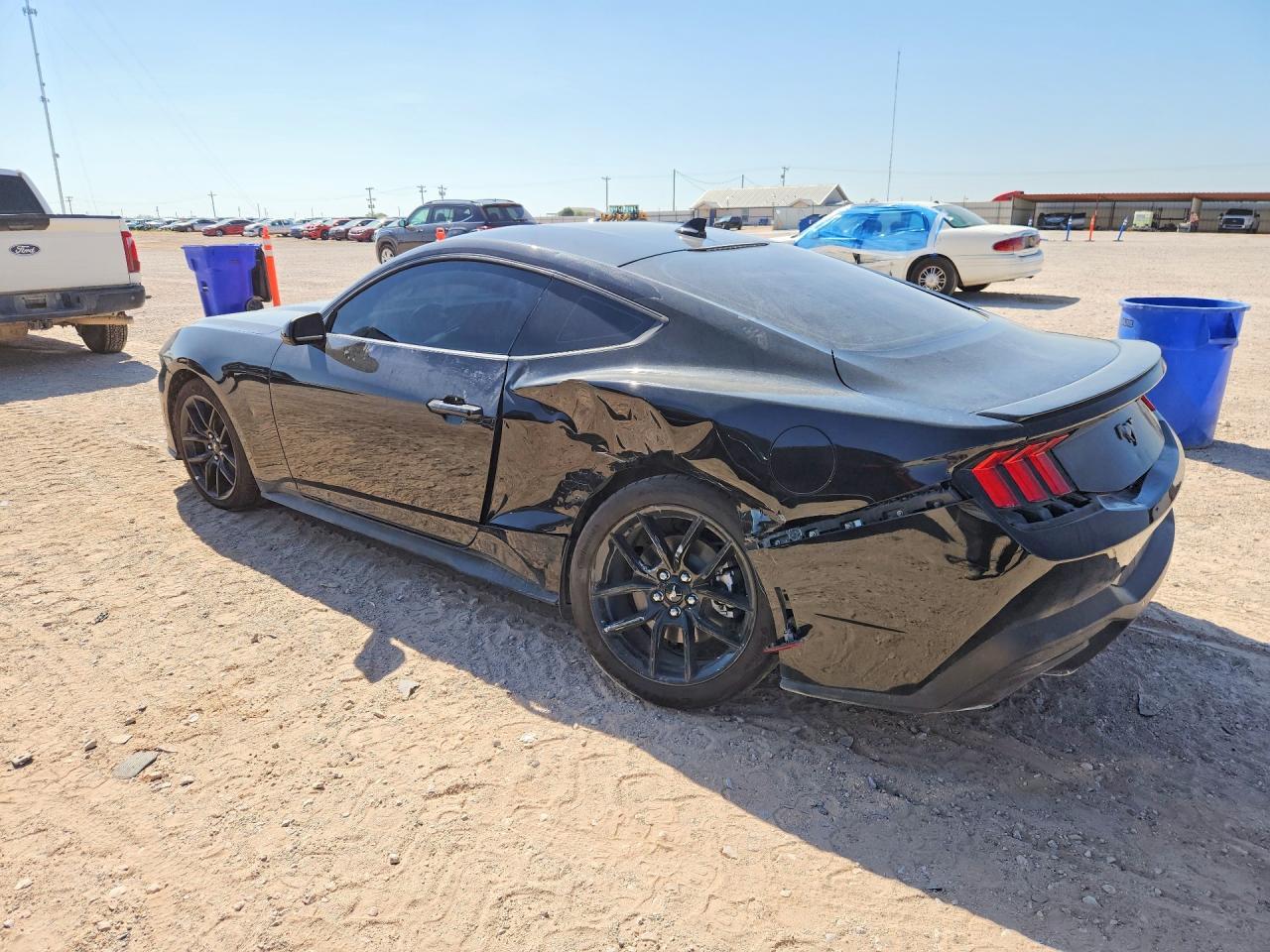 2025 Ford Mustang - zdjęcie 2