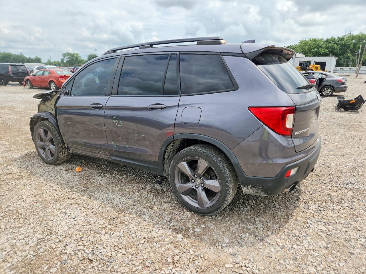 2019 Honda Passport Touring - zdjęcie 2