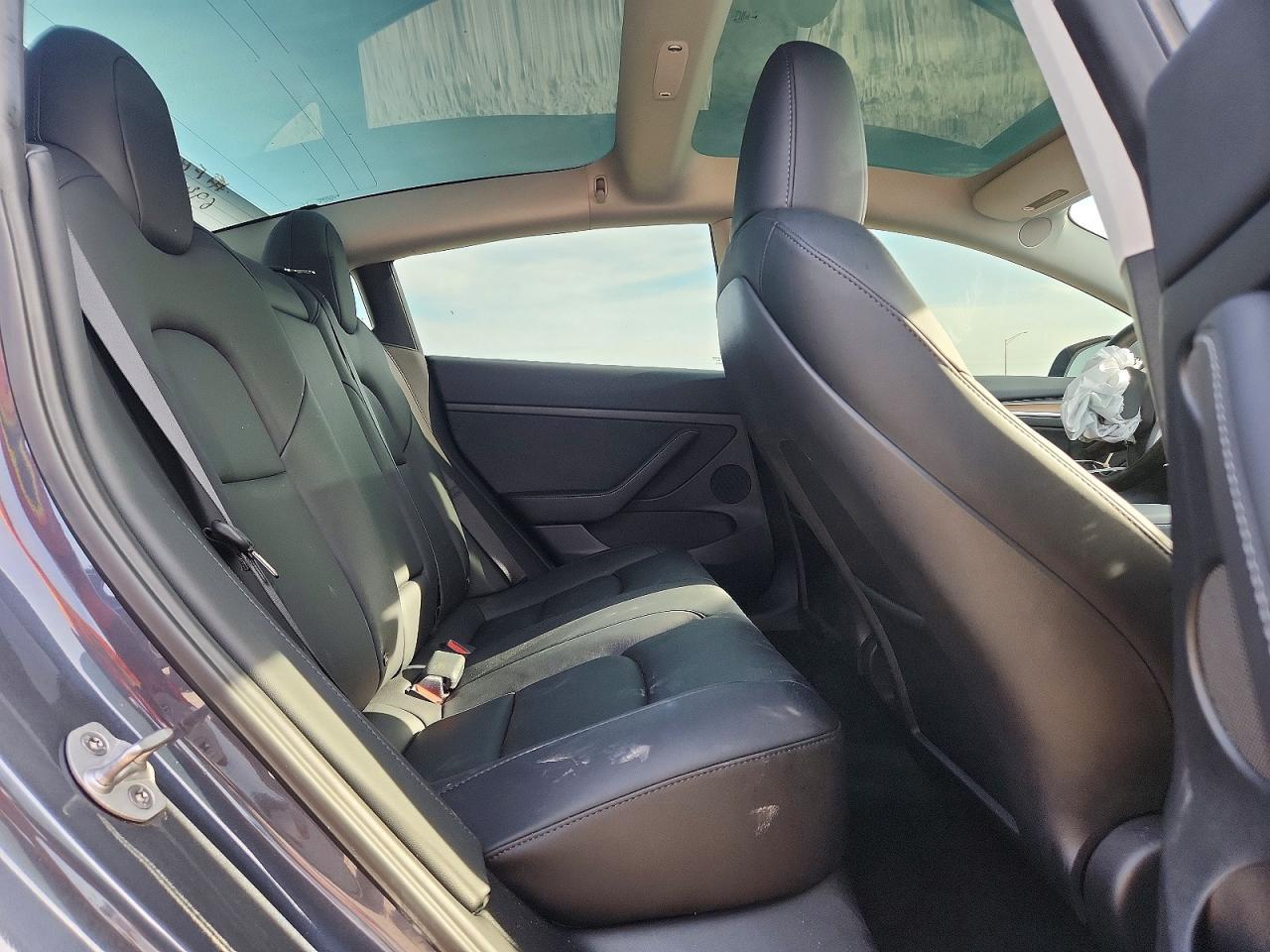 2023 Tesla Model 3 - zdjęcie 10