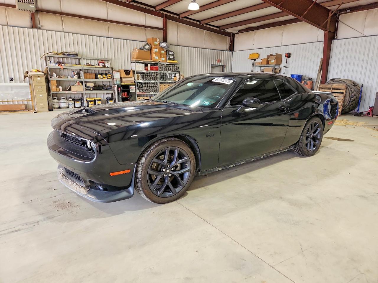 2023 Dodge Challenger R/T - zdjęcie główne