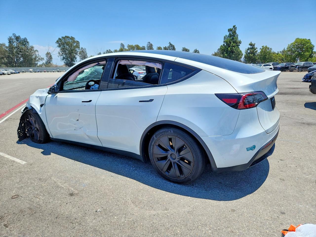 2025 Tesla Model Y - zdjęcie 2