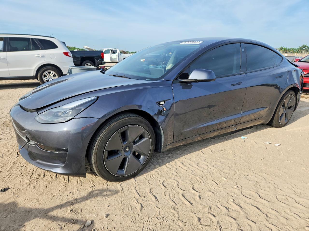 2023 Tesla Model 3 - zdjęcie główne