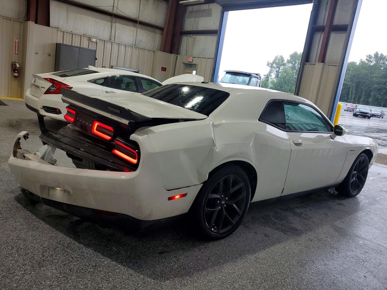 2019 Dodge Challenger Sxt - zdjęcie 3