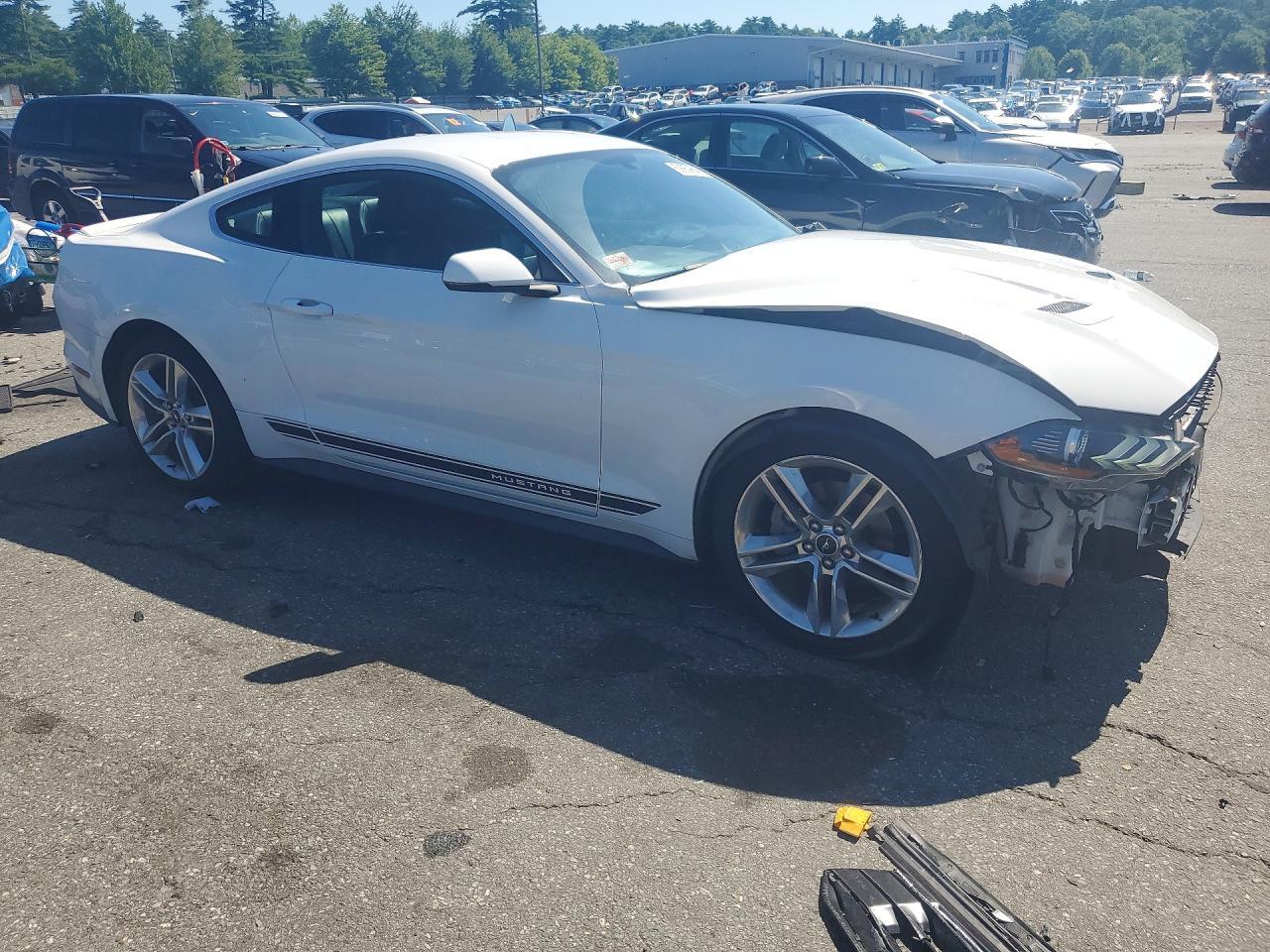 2018 Ford Mustang - zdjęcie 4