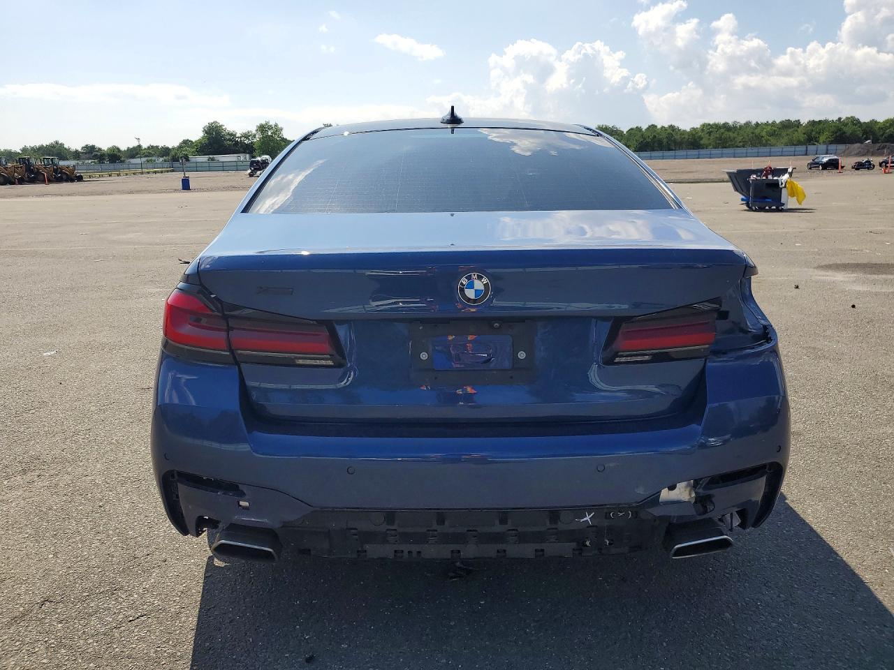 2022 BMW Seria 5 540i - zdjęcie 6