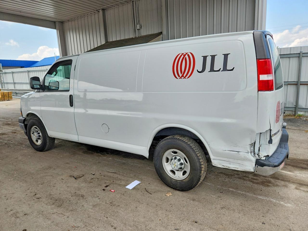 2024 Chevrolet Express G2500 - zdjęcie 2
