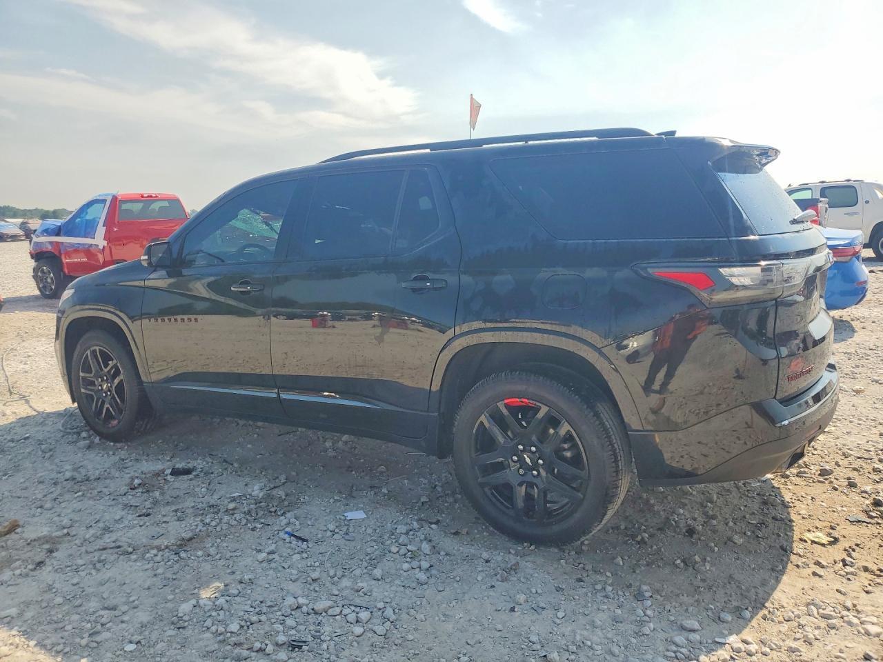 2019 Chevrolet Traverse Premier - zdjęcie 2