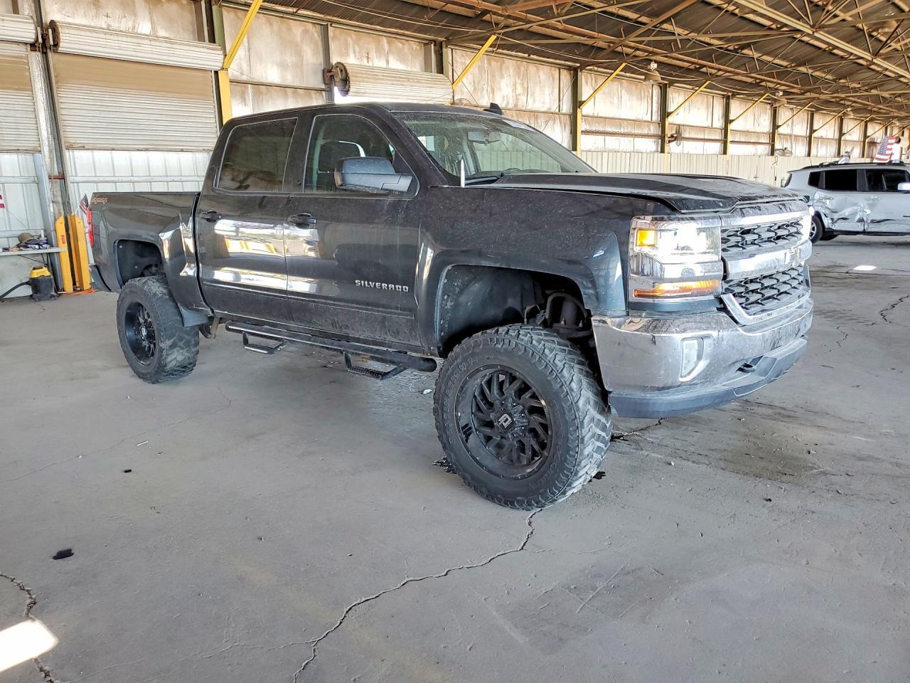 2017 Chevrolet Silverado K1500 Lt - zdjęcie 4