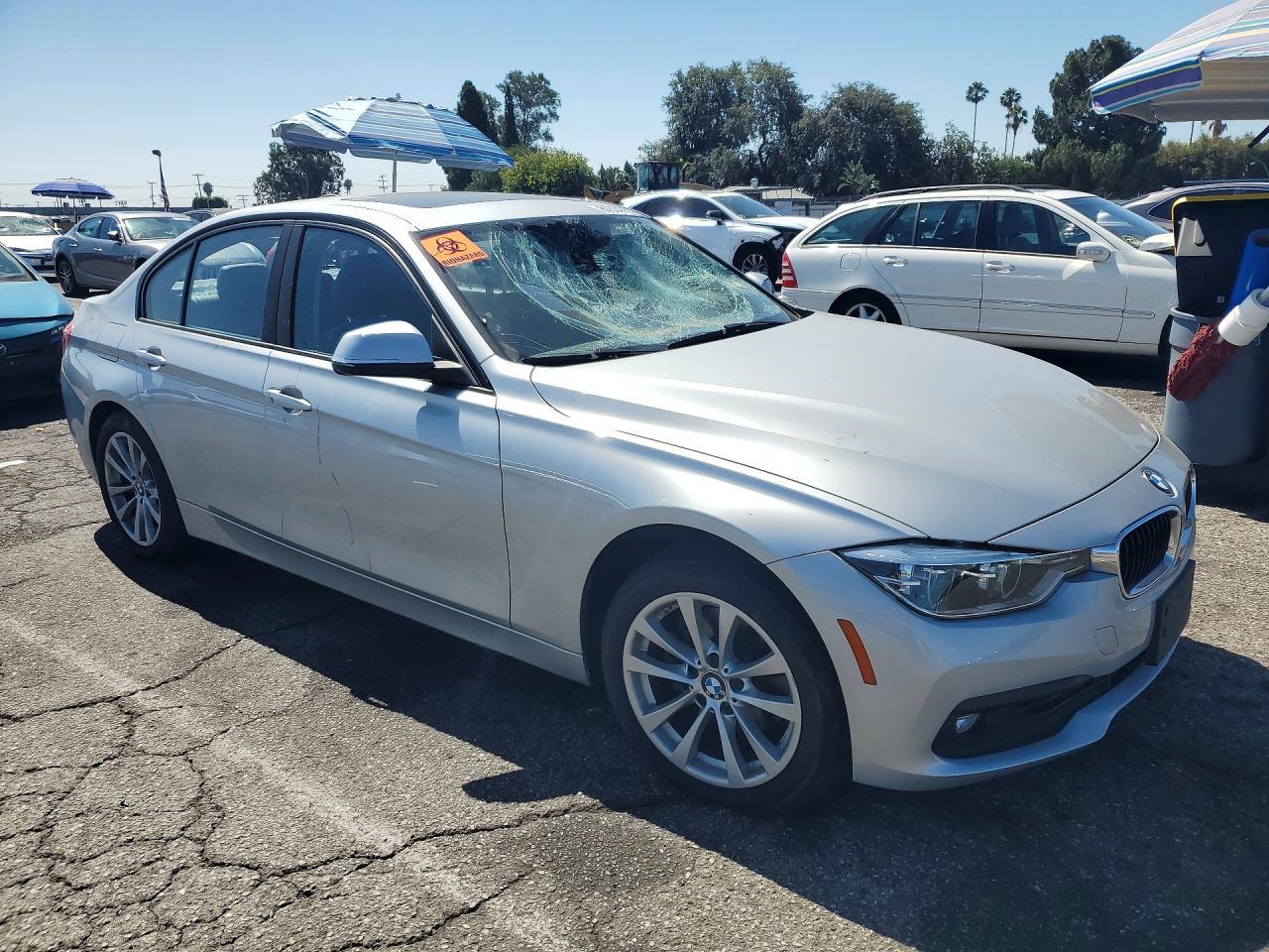 2018 BMW 320 I - zdjęcie 4